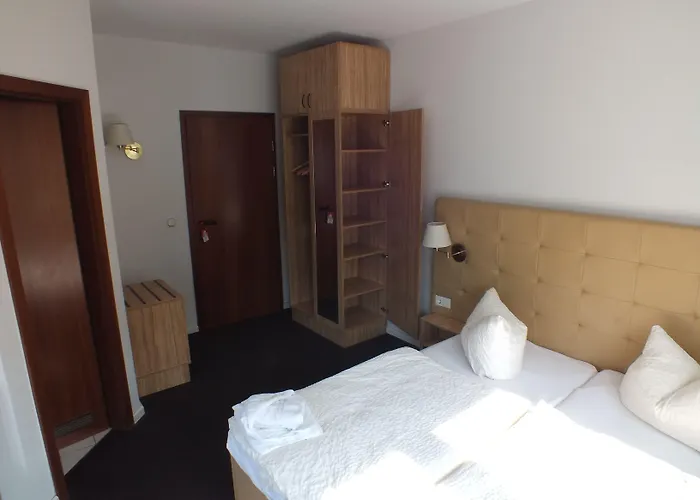 Seehotel & Restaurant Karlslust 스토카우